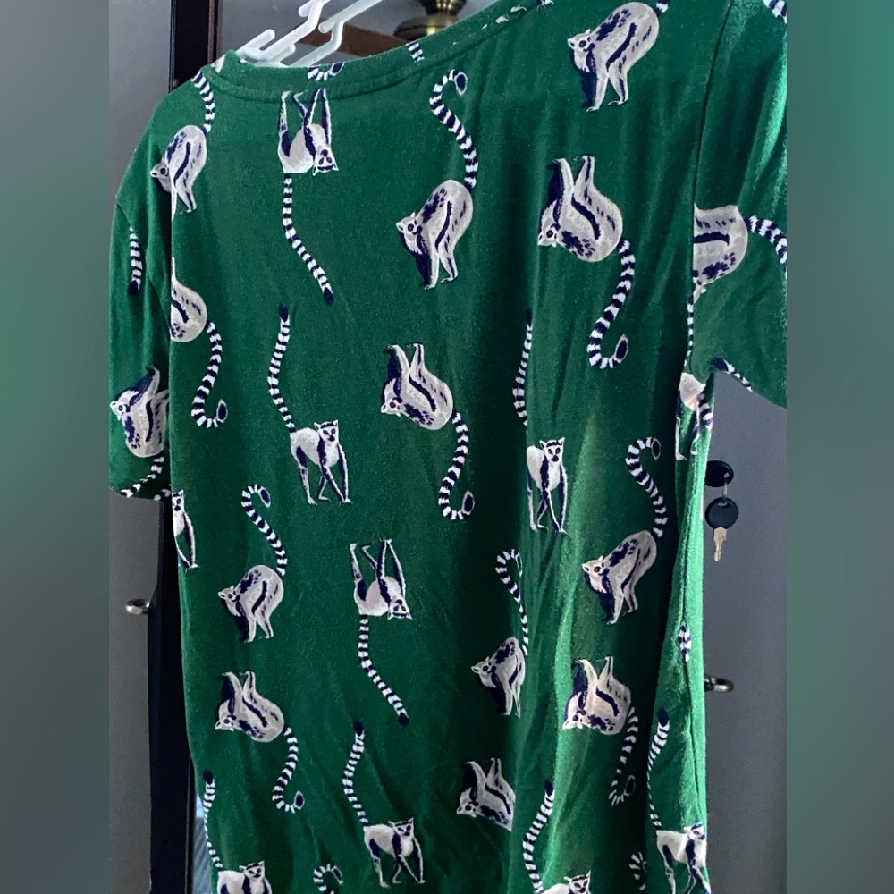 ModCloth soft jersey knit Lemur print shirt